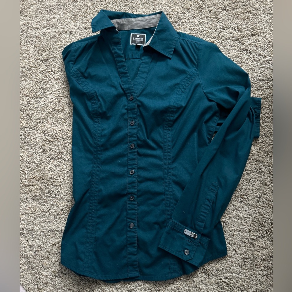 Express the essentials shirt